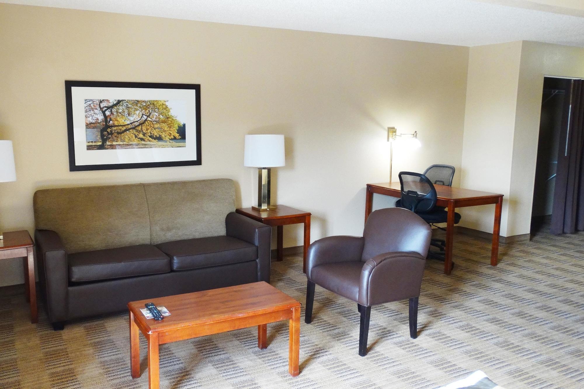 Extended Stay America Select Suites - Rockford - State Street Екстериор снимка