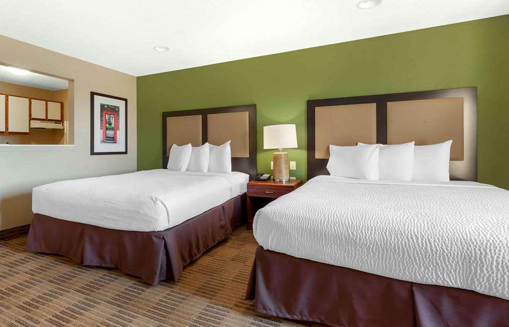Extended Stay America Select Suites - Rockford - State Street Стая снимка