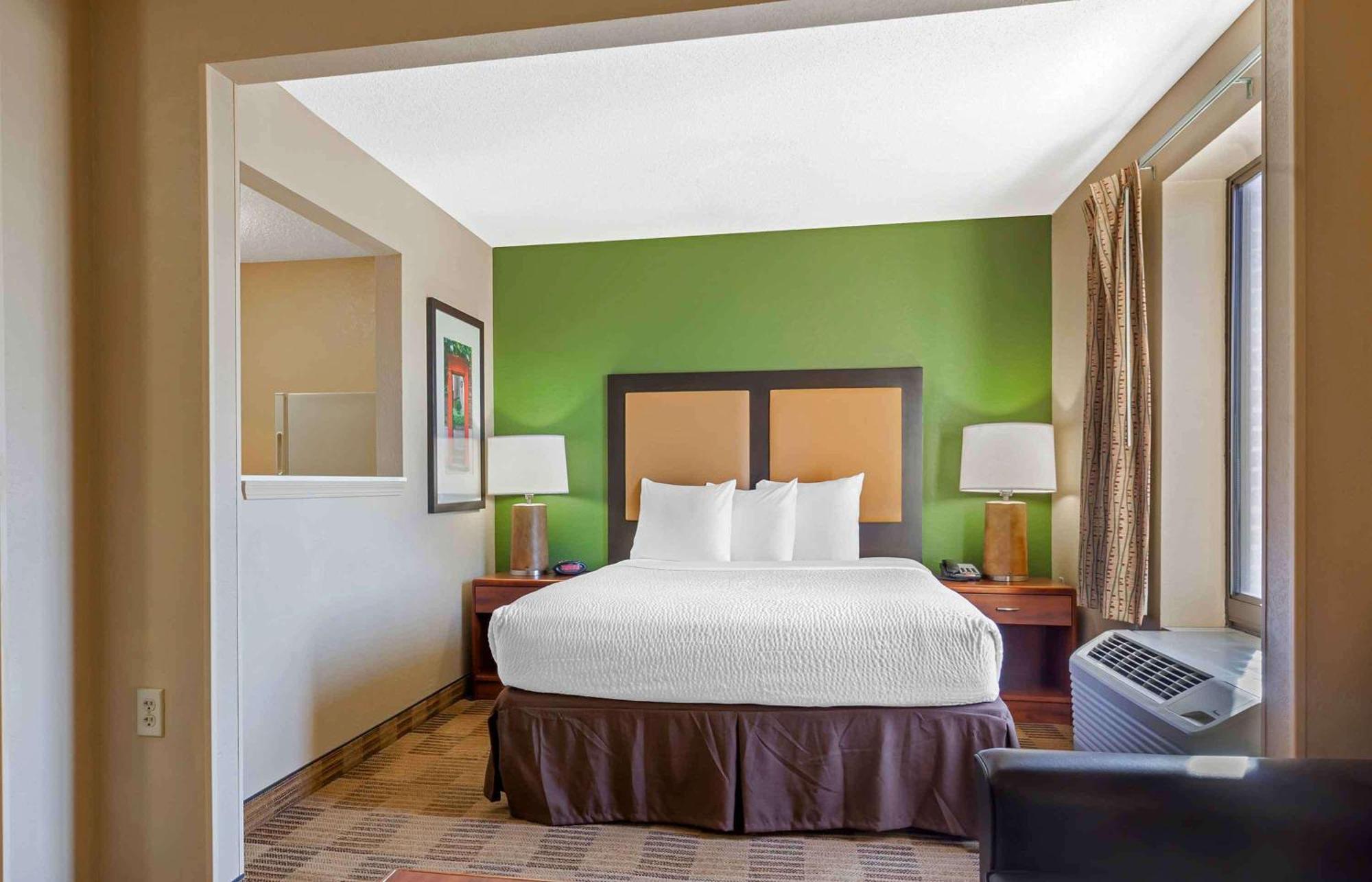Extended Stay America Select Suites - Rockford - State Street Екстериор снимка