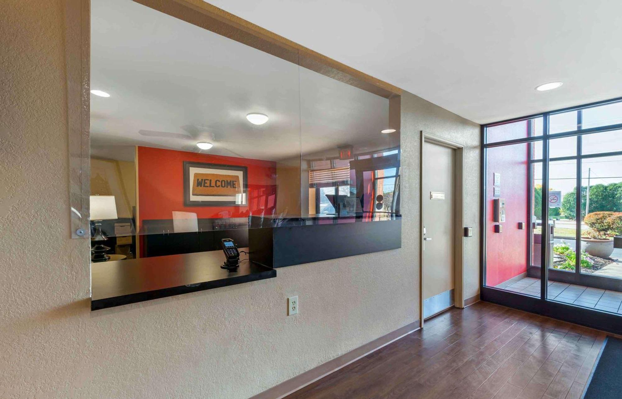 Extended Stay America Select Suites - Rockford - State Street Екстериор снимка