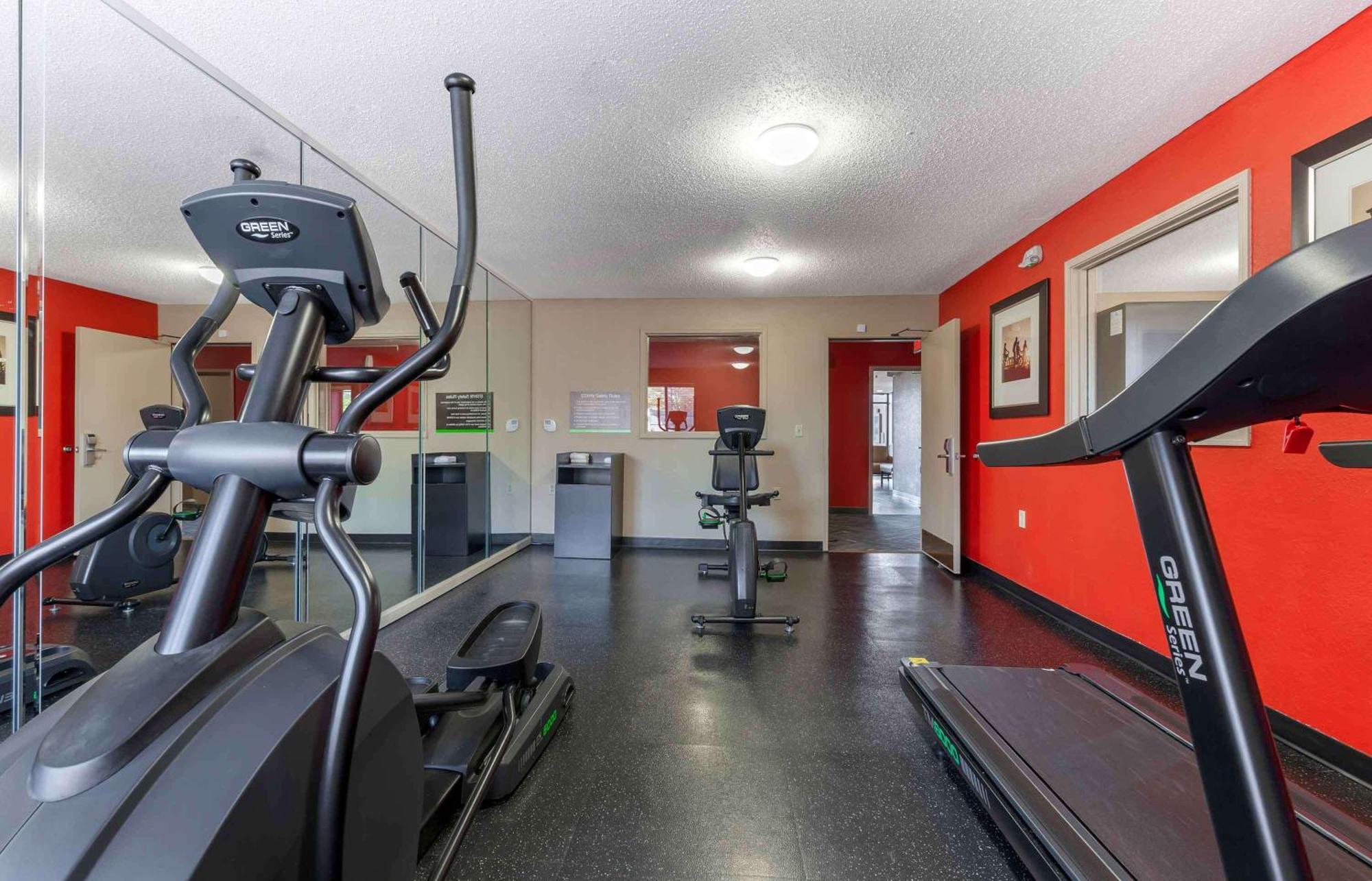 Extended Stay America Select Suites - Rockford - State Street Екстериор снимка