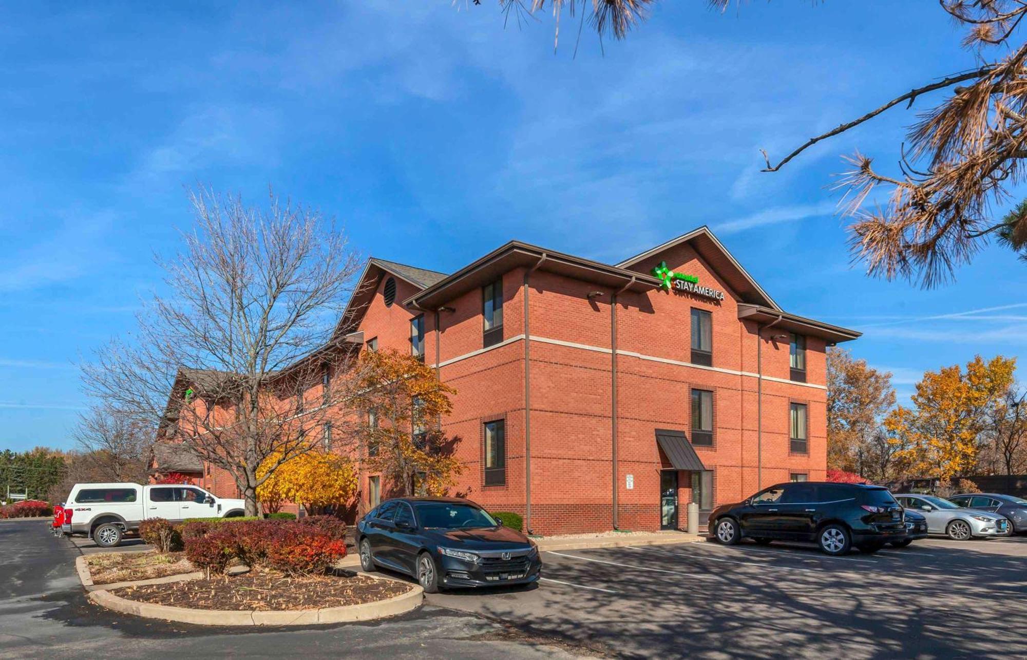 Extended Stay America Select Suites - Rockford - State Street Екстериор снимка