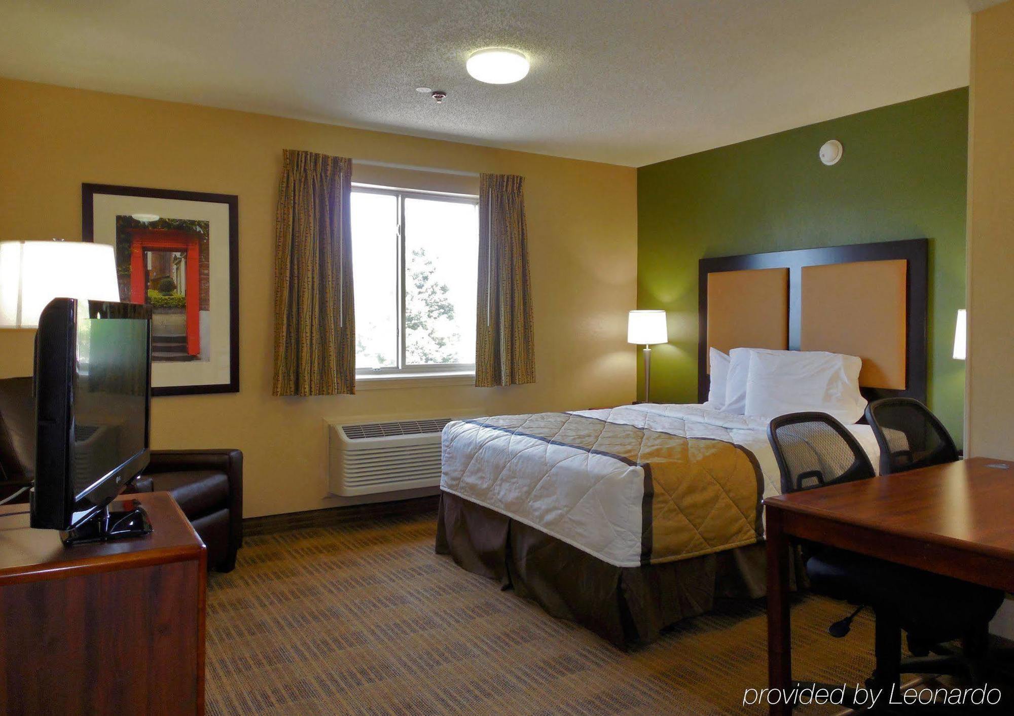 Extended Stay America Select Suites - Rockford - State Street Екстериор снимка