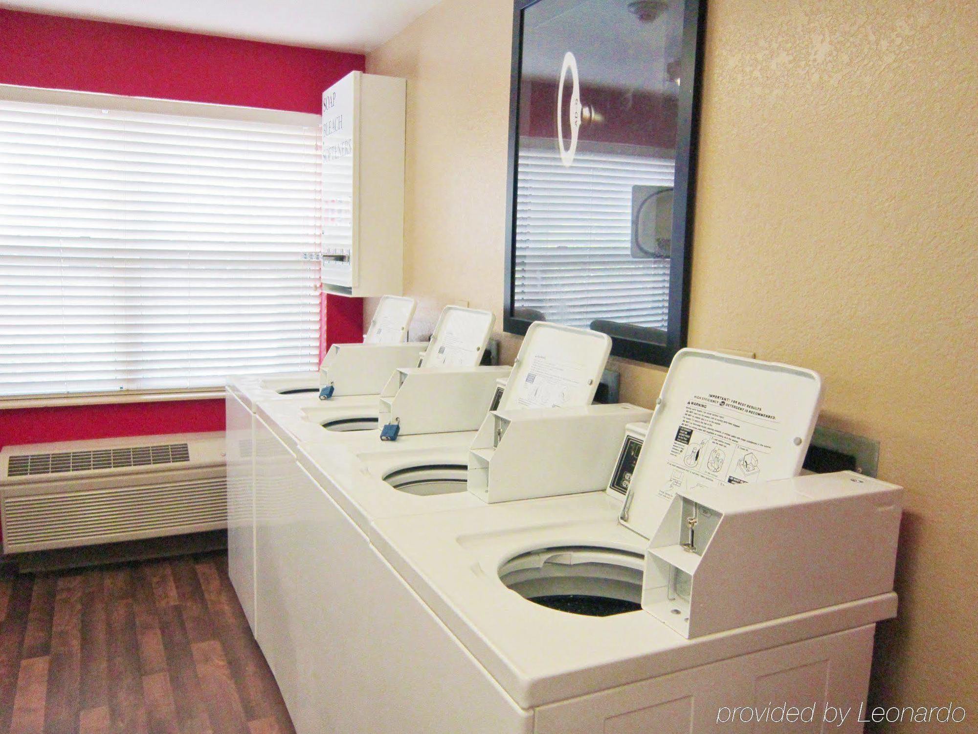Extended Stay America Select Suites - Rockford - State Street Екстериор снимка