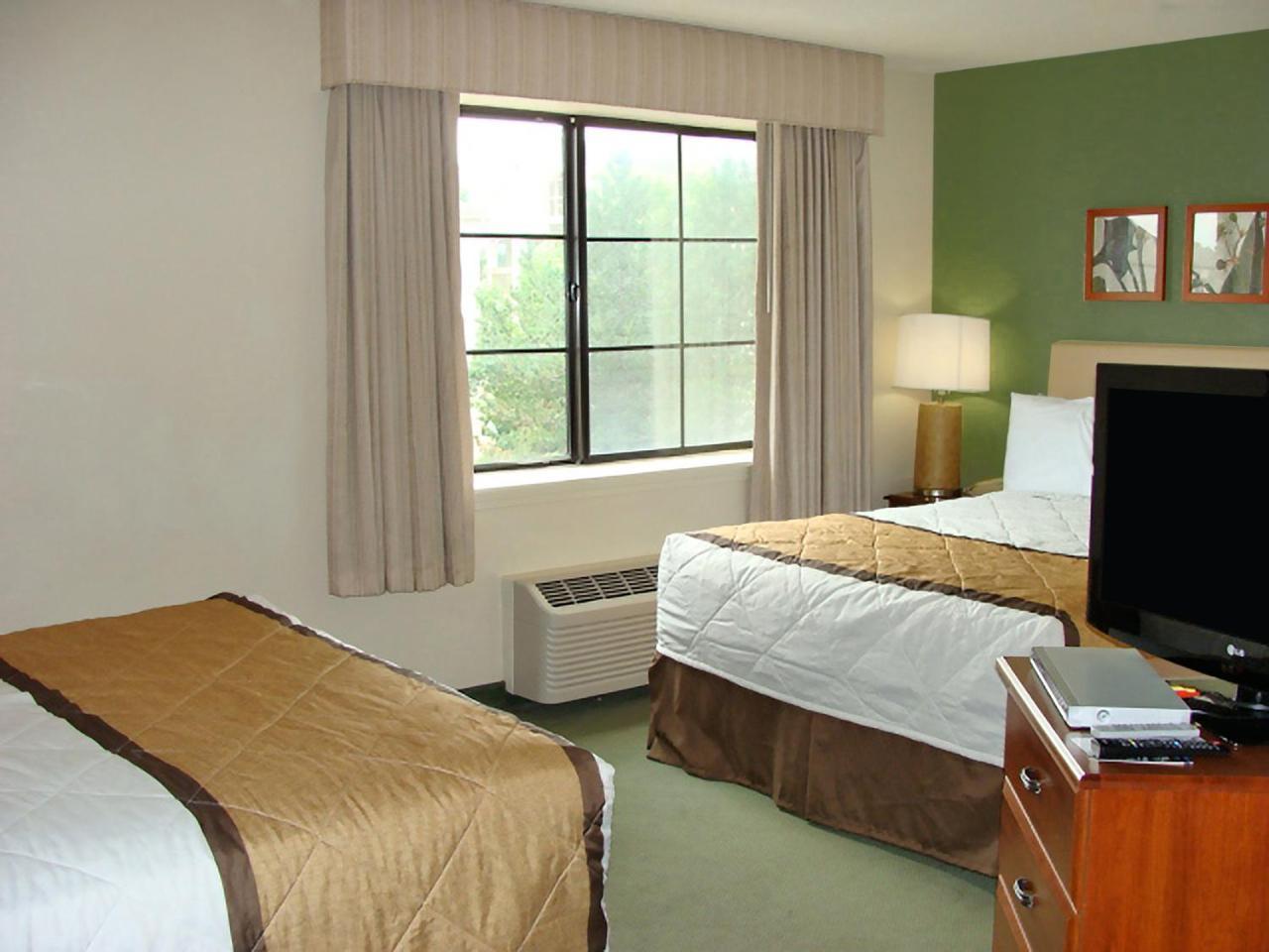 Extended Stay America Select Suites - Rockford - State Street Екстериор снимка