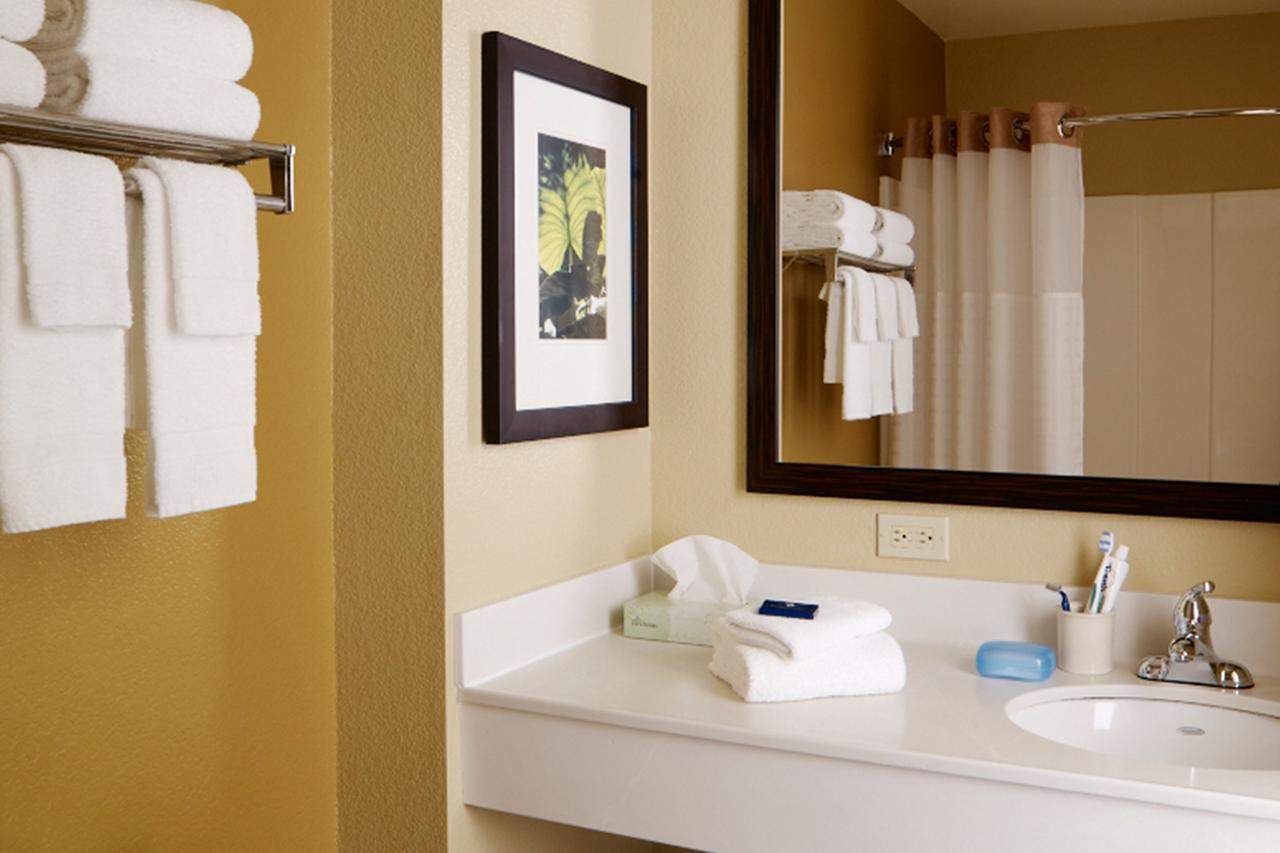 Extended Stay America Select Suites - Rockford - State Street Екстериор снимка